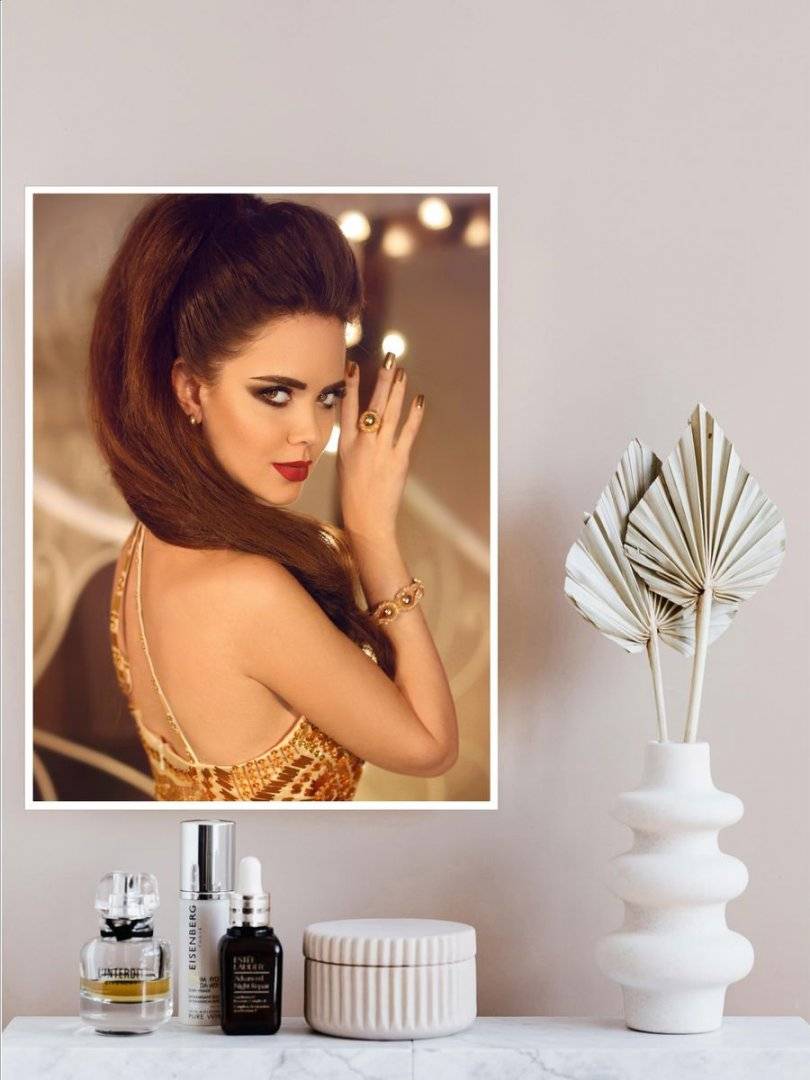 Poster beauty - Coafura si bijuterii