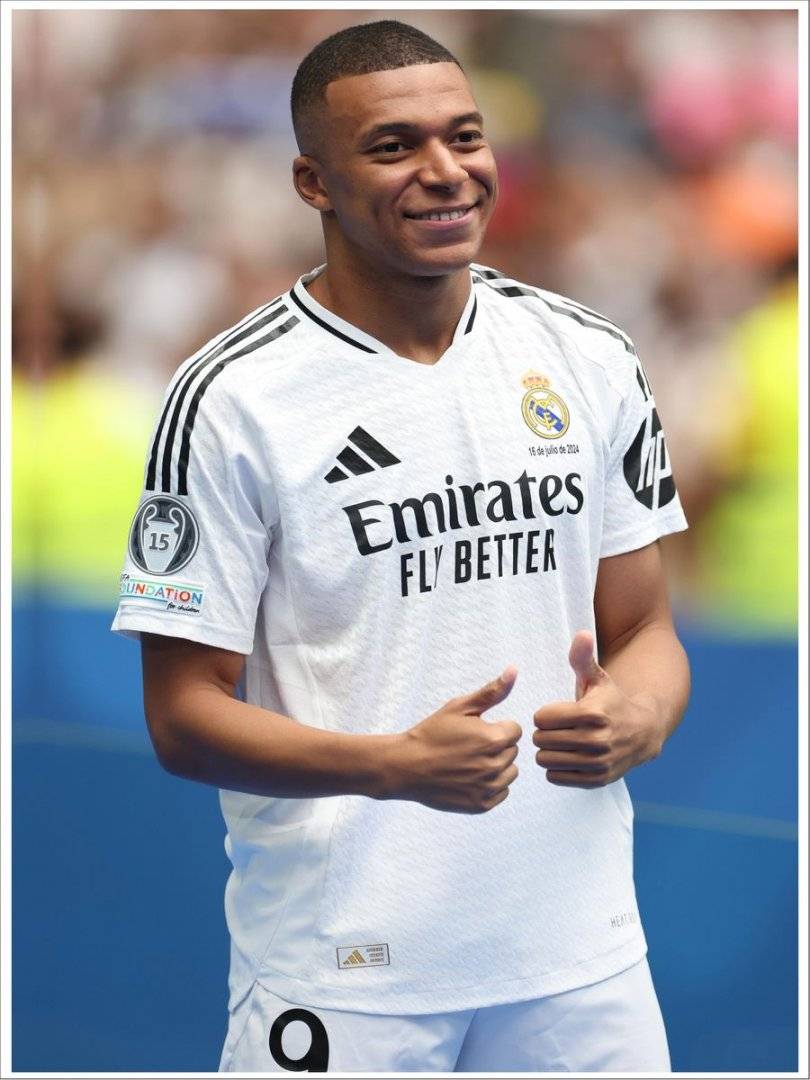Poster sportiv - Kylian Mbappe - foto poster decorativ pentru perete